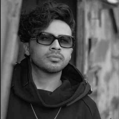 آهنگ بگو یادت هست همون کوچه ی تاریک و نم نم بارون