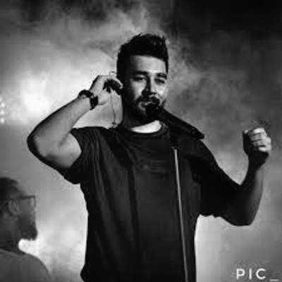 آهنگ نرو زندونیت کنن باز گم نشو توو فکر پرواز