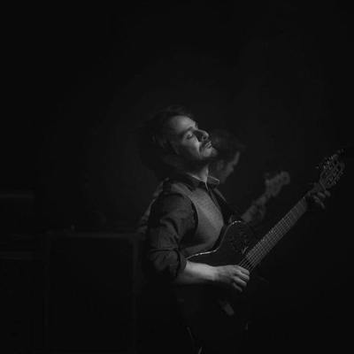 دانلود آهنگ علی عظیمی آقای پَست