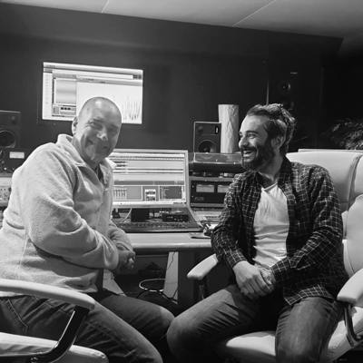 دانلود آهنگ علی عظیمی سی‌ و سه‌