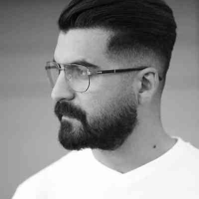 آهنگ دیوونه باز میزنی تو منو به همو و میبری تو غمو بازم عاشقتم چی بگم عاشقتم