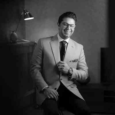 آهنگ لبخند بی دلیل زیبایی اصیل شب گریه‌ های مست صبح خمار من