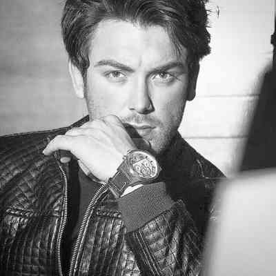 آهنگ بی تو این عاشق دیگه نفس نداره غم میباره تو شباش جای ستاره عشق من واسم نذاشتی راه چاره