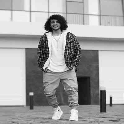 آهنگ آدمت میشم اگه حوام بمونی یکمی لجبازی کلی مهربونی