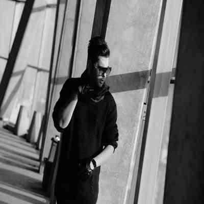 آهنگ تازه داشت یادم میرفت حسی که ساختی برام دیوونگیا کردم واسه تو قید خیلیارو زدم