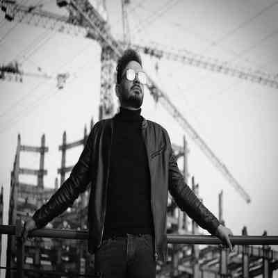 آهنگ یار قدیمی من بهت باختم بگو داری با کی تو می جنگی کاوه سلطانی