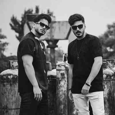 آهنگ بزار بگم از شروع قصه مون که خیلی رمانتیکه عاشقونه دلی که شده دیوونه