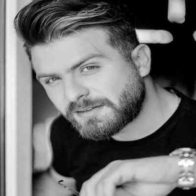 آهنگ میگن دل كه بميره به دورى محكوم میشه مگه همينو نخواستى خودت اينجورى شه