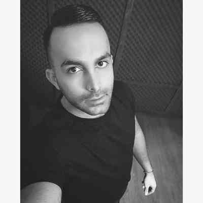 آهنگ گیر افتاده دل من ساده ی ساده گیر افتاده دل واسه عشقت آماده شب تو موهات