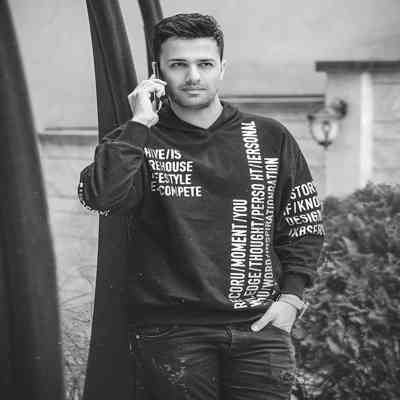 آهنگ اگر قمر در عقرب نشه روز منو و تو شب نشه داره همه چی مرتب میشه خداشکر