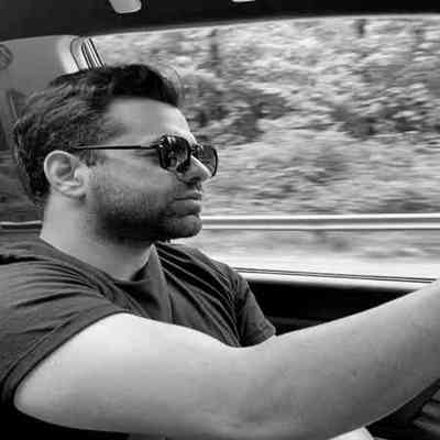 آهنگ عاشقم گناه من چه بود که عاشقم بی هوا خدا چرا شکسته قایقم در هوای تو دلم پر زد رضا بهرام