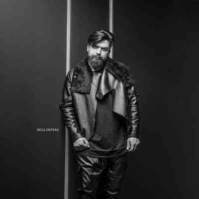 آهنگ حس فوق العاده ‏ای دنیات عجیبه چقده پاک و ساده‏ای چشمات نجیبه