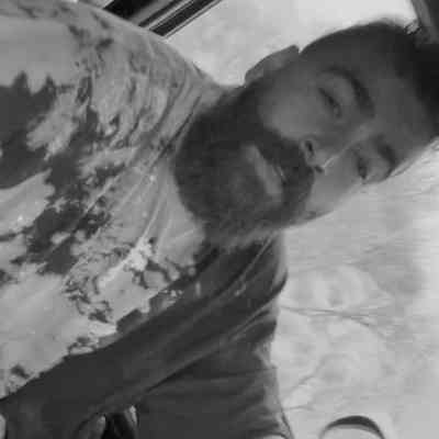 آهنگ تویی به جای همه هیچکس ولی بجای تو نیست دیوانه ام آری شبای بیداری