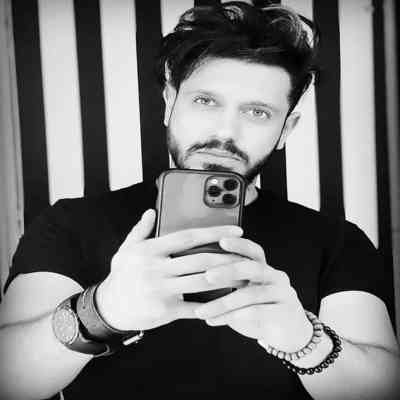 آهنگ من هرجا نشستم پزتو دادم جلو همه عشق میکردم دلت پیش منه معین رمضان