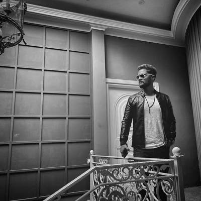 آهنگ اینا عادت نیست عشق محضه