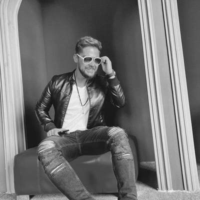 آهنگ گره ی کور دلم فقط به دست چشمای تو باز میشه