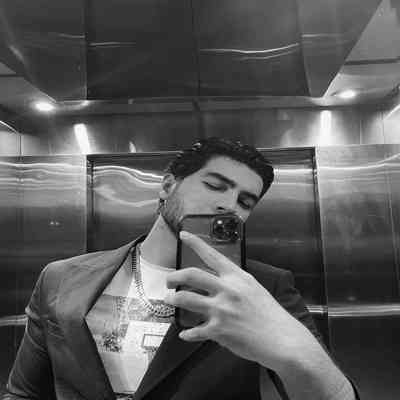 آهنگ رفیق نیمه راه من نرو بمون به خاطرم گریه های هر شبت میده بهم حس بد کیارش