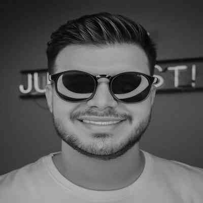 آهنگ اول با چشای گیرا دلربات خامم کردی الان یه مدته رفتارت عوض شده با من سردی سعید ساریان