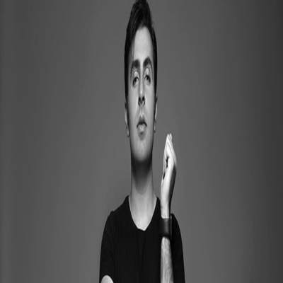 آهنگ رفت قلبم ضعف کردم واسه خندت عشقم بس که شیرینی